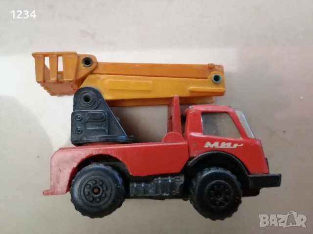 Старо ламаринено камионче 