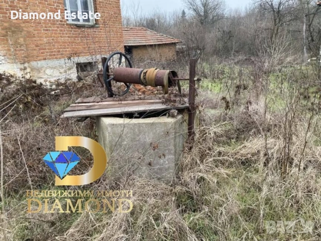 Две къщи в един двор в село Полски Градец, обл. Стара Загора, снимка 5 - Къщи - 53810489
