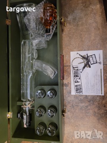 Колекционерска бутилка водка и чаши арми водка, снимка 3 - Други - 41724272