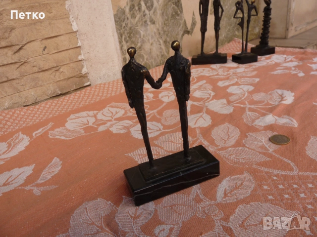 Стара бронзова статуетка пластика