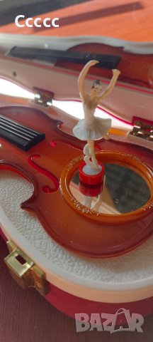 Ретро музикална декоративна цигулка