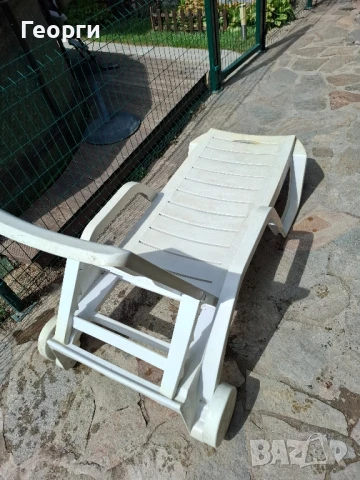 Шезлонги пластмасови, снимка 2 - Градински мебели, декорация  - 51393402