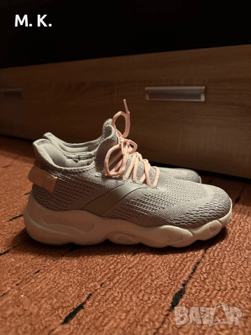 Дамски маратонки Мойски