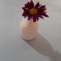 Малка бяла ваза, снимка 1 - Вази - 44338852