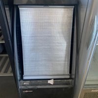 Черна отворена хладилна витрина с щора, снимка 1 - Витрини - 39218800