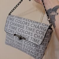 Дамска малка чанта с дължка за през рамо, снимка 3 - Чанти - 41378969