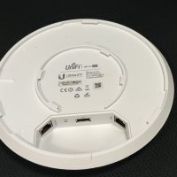 Ubiquiti UniFi UAP-AC-PRO 1300Mbit/s access point, снимка 3 - Мрежови адаптери - 42249682