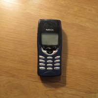 Оригинален Телефон с копчета NOKIA 8210, нокиа 8210 модел 1999 г. - син дисплей, работещ., снимка 1 - Nokia - 34220115