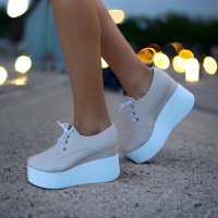 Обувки на платформа - бежова кожа с бяло ходило - 120K, снимка 1 - Дамски ежедневни обувки - 38593551