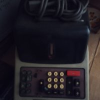 Изчислителна машина Olivetti , снимка 1 - Антикварни и старинни предмети - 41843685