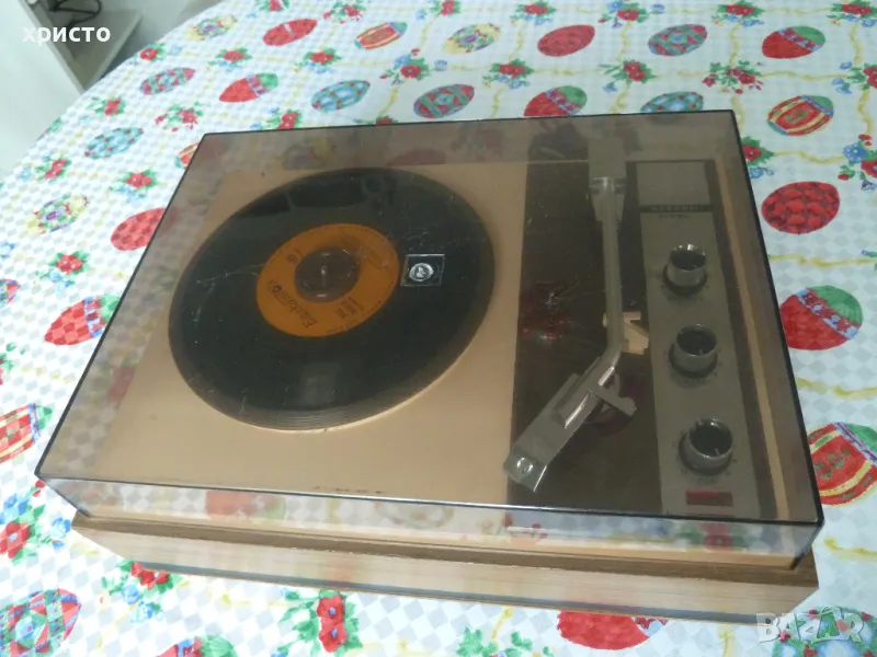 грамофон ретро с вграден усилвател, снимка 1