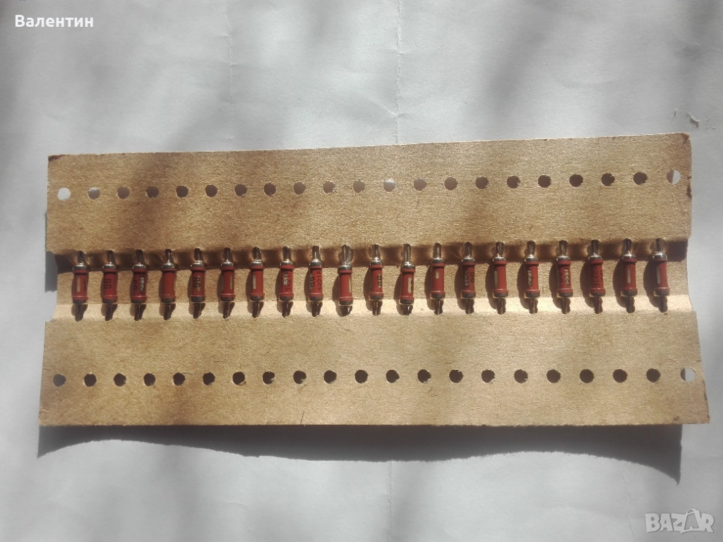 Резистори с точност 1%, снимка 1