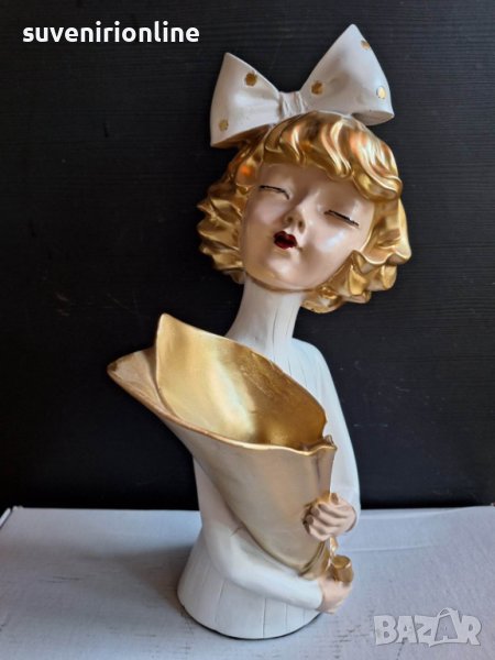 декоративна статуетка момиче - вазичка за изкуствени цветя, снимка 1