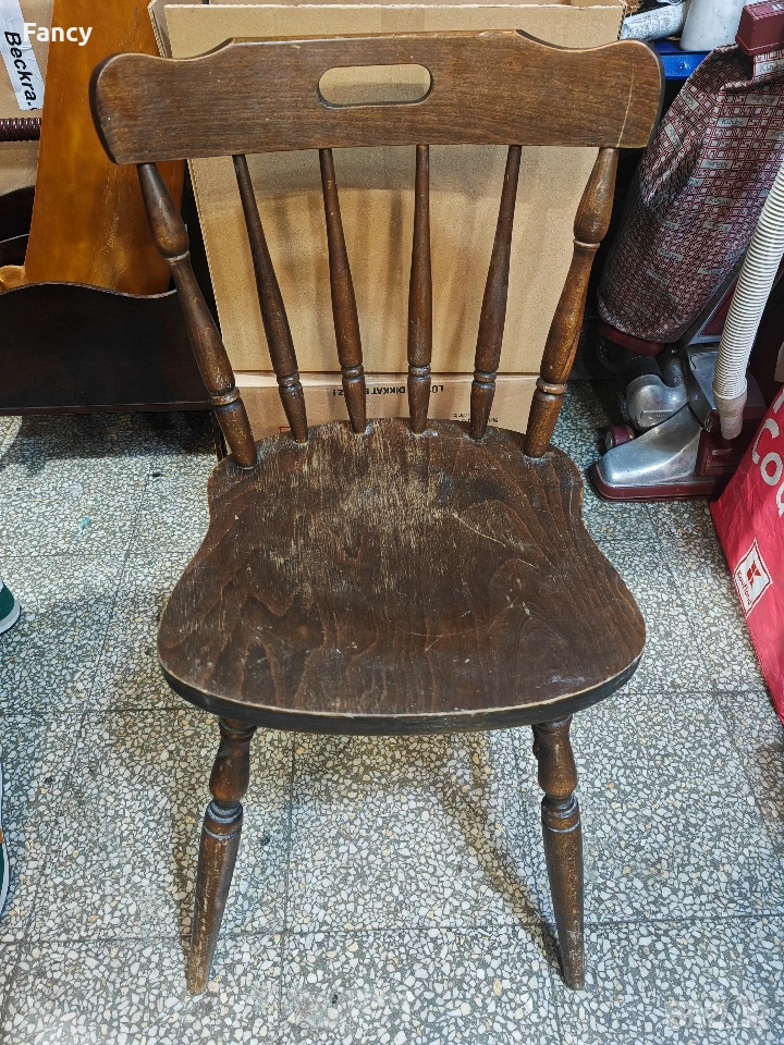 Стар дървен стол , снимка 1