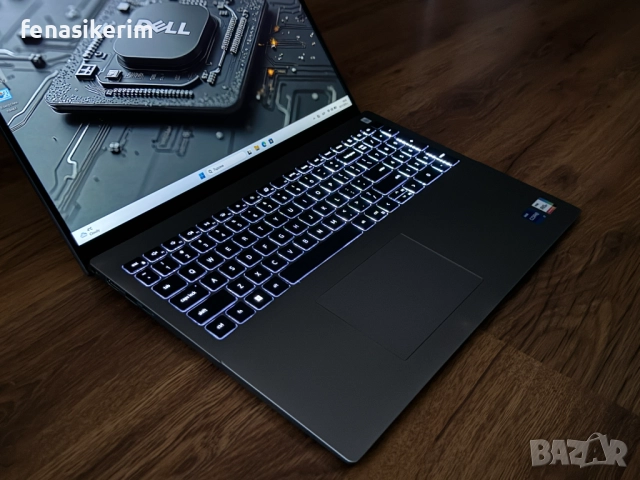 НОВ 16' WUXGA Core i7-1260p DELL Vostro 5620 16GB DDR4/512GB NVMe/Подсветкa/Бат 8ч/Iris Xe, снимка 6 - Лаптопи за работа - 52584886