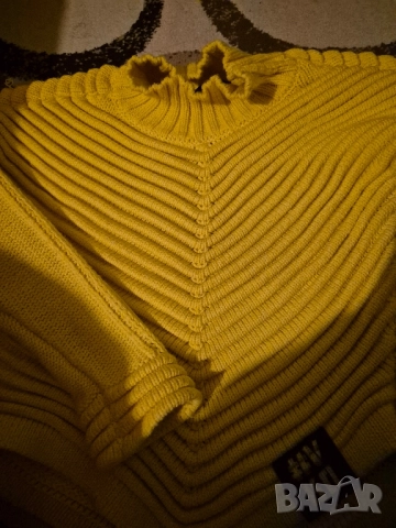 жълт пуловер VDR, снимка 4 - Блузи с дълъг ръкав и пуловери - 52515650