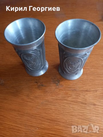 Две релефни цинкови чаши 
