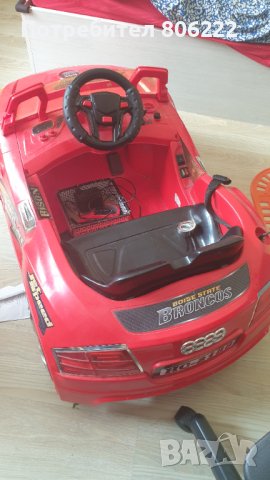 Голяма Акумулаторна кола Ауди с дистанционно, снимка 2 - Детски велосипеди, триколки и коли - 42104151