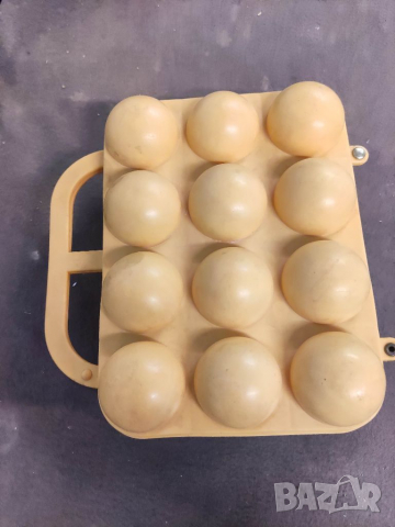 Продавам пластмасова кутия за яйца Люлин, снимка 3 - Други ценни предмети - 36246602