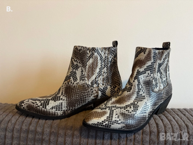 Кожени боти със змийски мотиви, снимка 3 - Дамски боти - 52104580