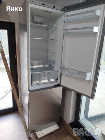 Хладилник с фризер 