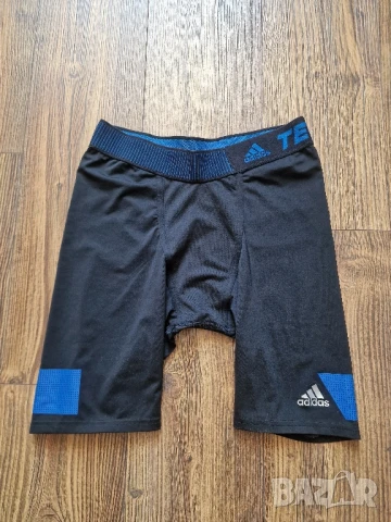 Страхотен мъжки къс клин ADIDAS TECHFIT  размер L  