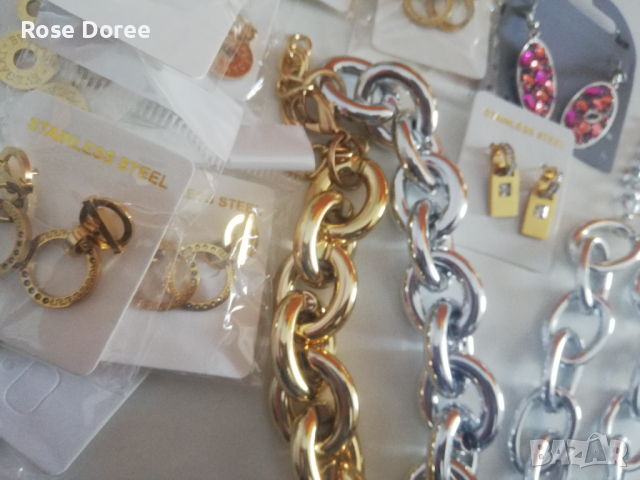 Комплект Стоманени бижута на Едро - 10 чифта обеци и две колиета, снимка 4 - Бижутерийни комплекти - 44600538