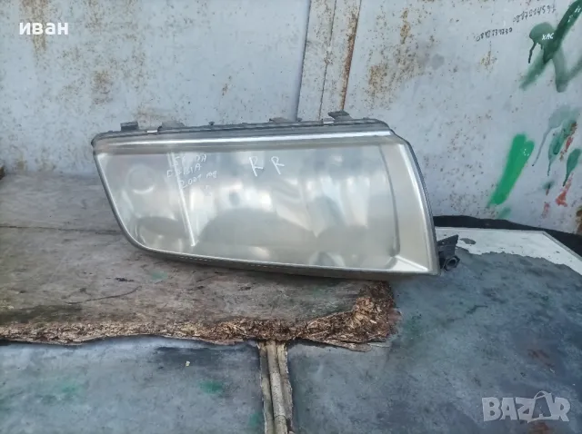 Десен фар за Шкода Фабия. 2000 год.