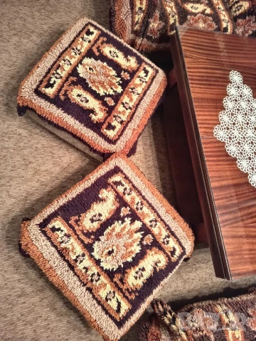 Китеници за холна гарнитура Трявна , снимка 3 - Покривки за легло - 50744976