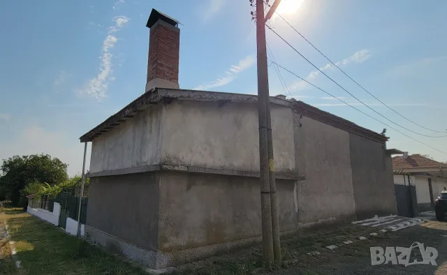 Подържан имот с излаз на две улици,2 имота в 1 със жилищни пристройки и складови помещения, снимка 7 - Къщи - 56085487