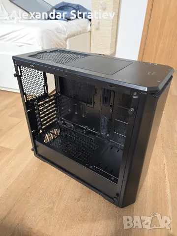 Компютърна кутия Phanteks Eclipse P400 + 3 вентилатора Corsair LL120 RGB c контролери, снимка 9 - Захранвания и кутии - 55779528