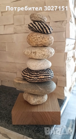Декорация от камъни и дърво 