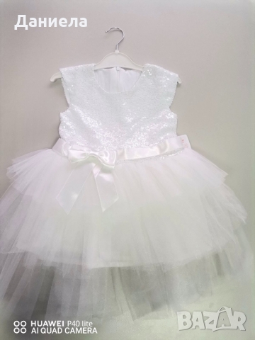 Прелестна рокля с пайети, снимка 2 - Детски рокли и поли - 36068727