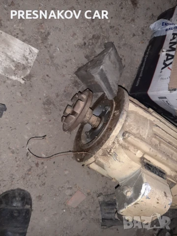 Трифазен фланцов мотор, снимка 2 - Електродвигатели - 51364998