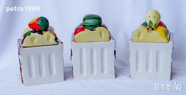 Комплект порцеланови буркани с много сладки капаци, снимка 2 - Други - 50627712