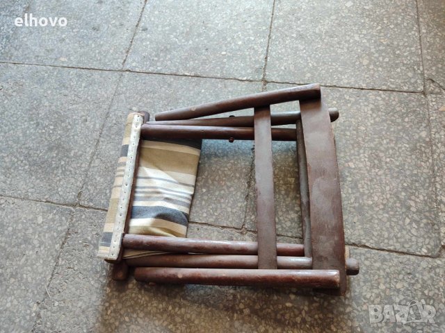Малко старо дървено столче, снимка 5 - Антикварни и старинни предмети - 44416548