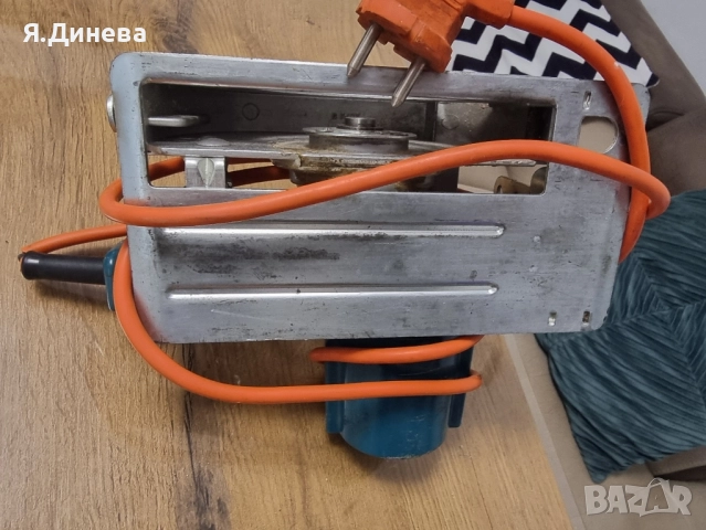 Ръчен цирколяр Black I Decker 450w , снимка 4 - Други инструменти - 52115167