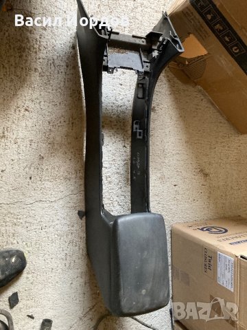 Подлакътник за Мазда 3 Хечбек, снимка 2 - Части - 40937830