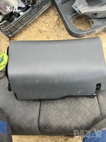 Жабка Мерцедес Ц-класа w203 , снимка 2 - Части - 52957091