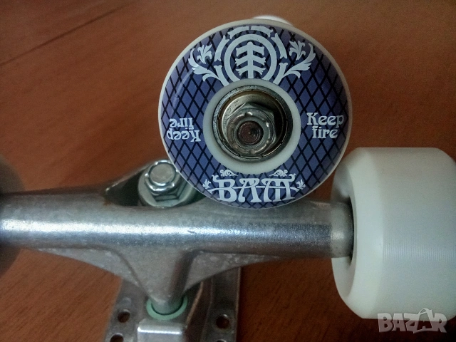 Машинки за скейтборд с колелца Element и ABEC-5 лагери