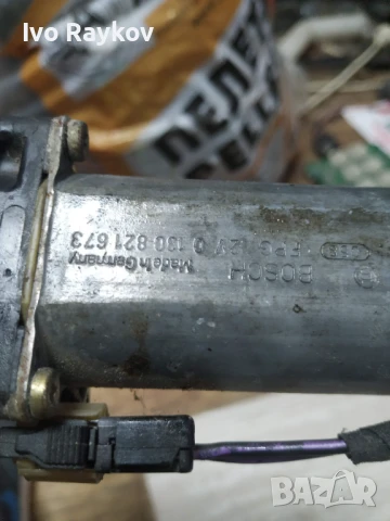 Стъклоповдигач Mercedes E-Class W211 Преден Десен , A2118203042, снимка 2 - Части - 51007351