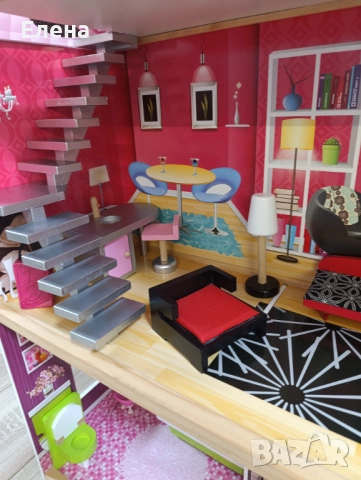 Дървена къща за кукли с обзавеждане, асансьор и аксесоари, снимка 4 - Играчки за стая - 52004782