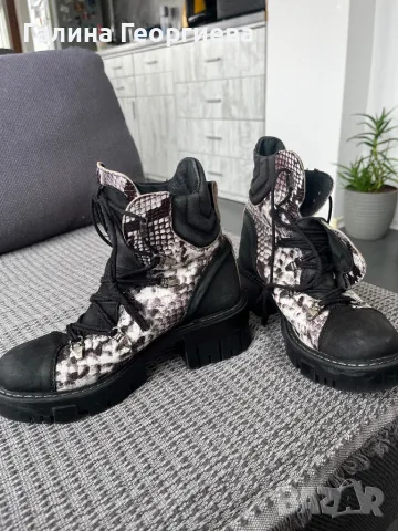 Боти от естествена кожа, снимка 2 - Дамски боти - 47987741