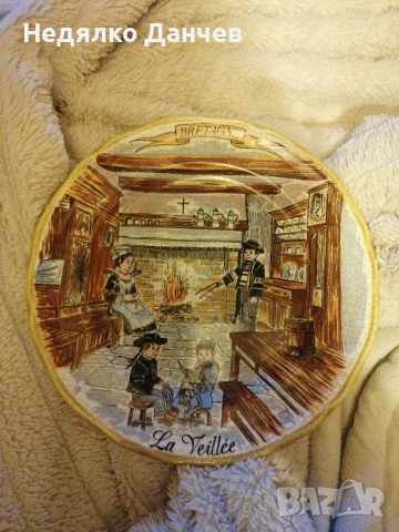 чиния за стена 