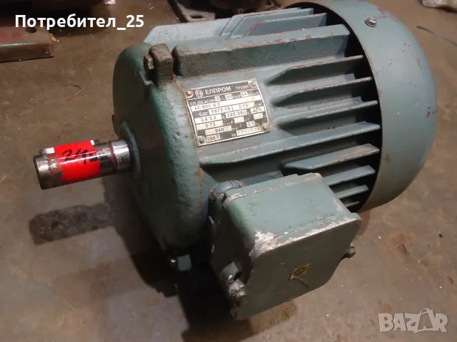 Трифазен ел. мотор 0,75KW - 940 об/мин., снимка 7 - Електродвигатели - 55840329