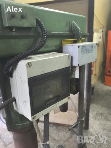 Колонна бормашина италианска в идеално състояние , снимка 12 - Бормашини - 52881560