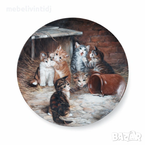колекционерска порцеланова чиния изобразяваща група малки котенца в плевня