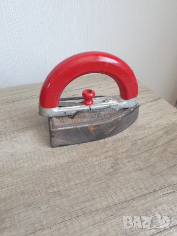 Стара антична колекционерска ютия