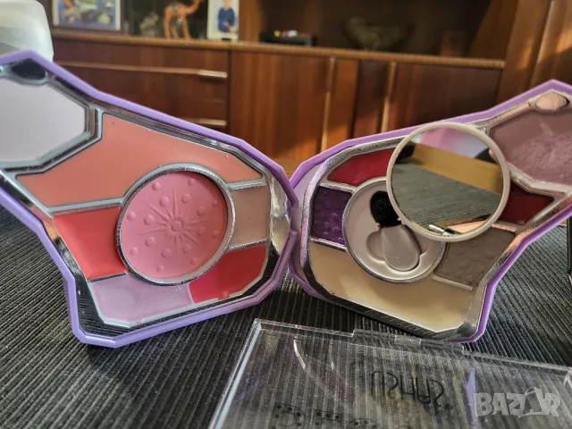 Палитри сенки за очи, снимка 2 - Декоративна козметика - 49244691