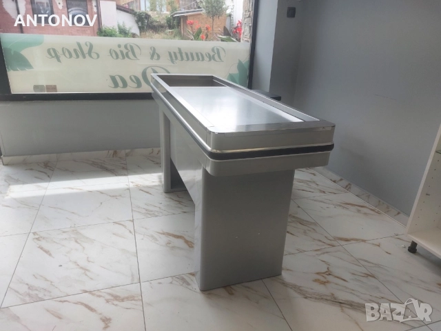 Магазинно оборудване  отлично, снимка 9 - Стелажи и щандове - 51668544